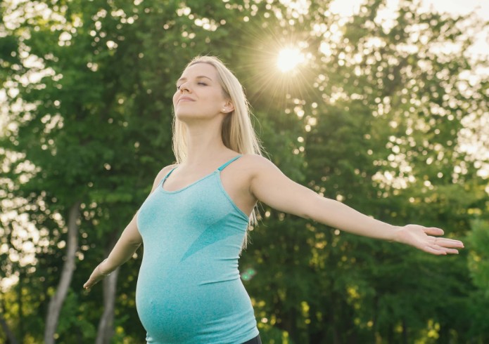 孕妇在孕晚期起立行走时需要注意什么？