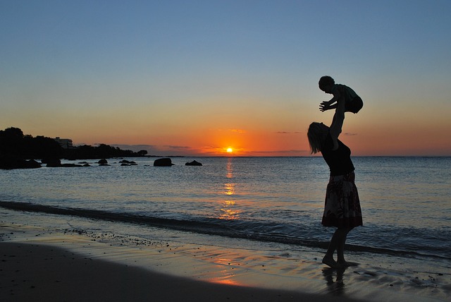 mother-and-baby-1619054_640.jpg